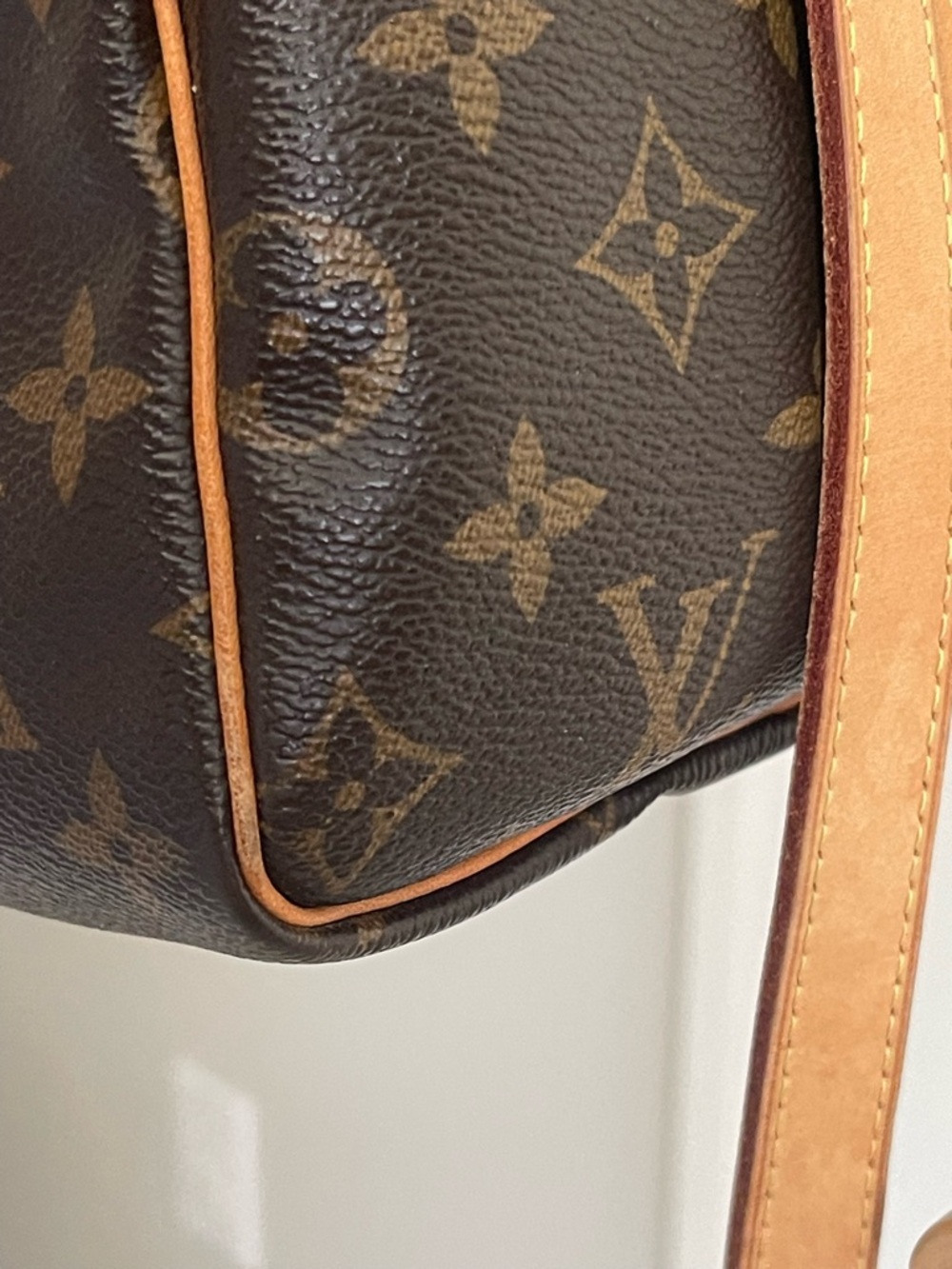 Louis Vuitton Monogram Speedy 30 Bandoulière Shoulder Bag - Picture 8 of 16